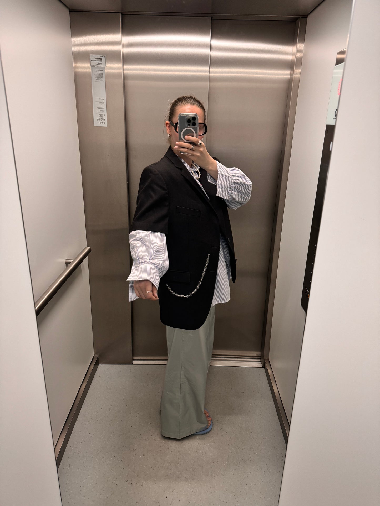 LA VESTE “À MANCHES COURTES,, upcycled blazer