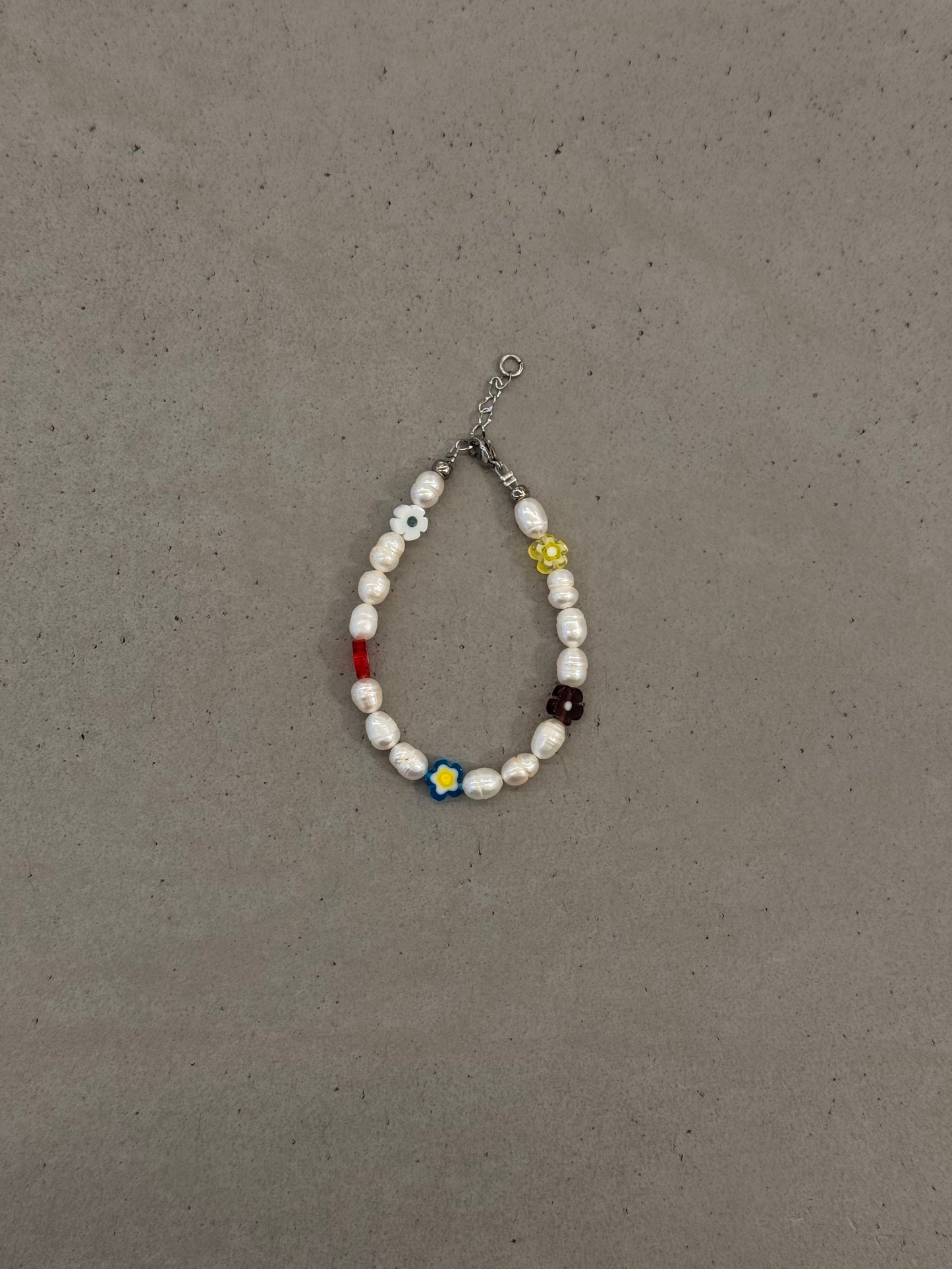 PEARLY FLOWER BRACELET