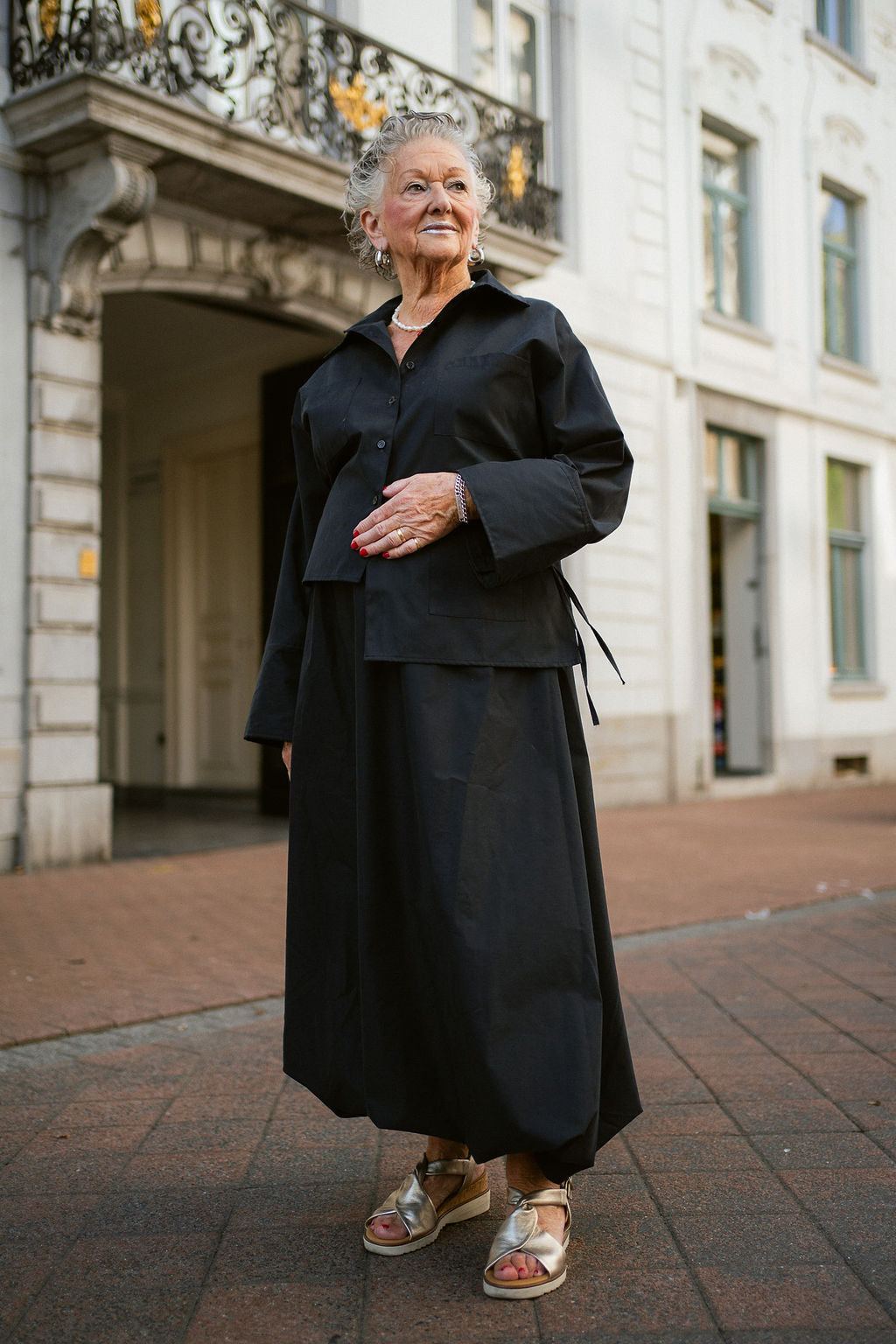 ASYMMETRICAL TRIPLE POCKET OVERSIZED SHIRT in black