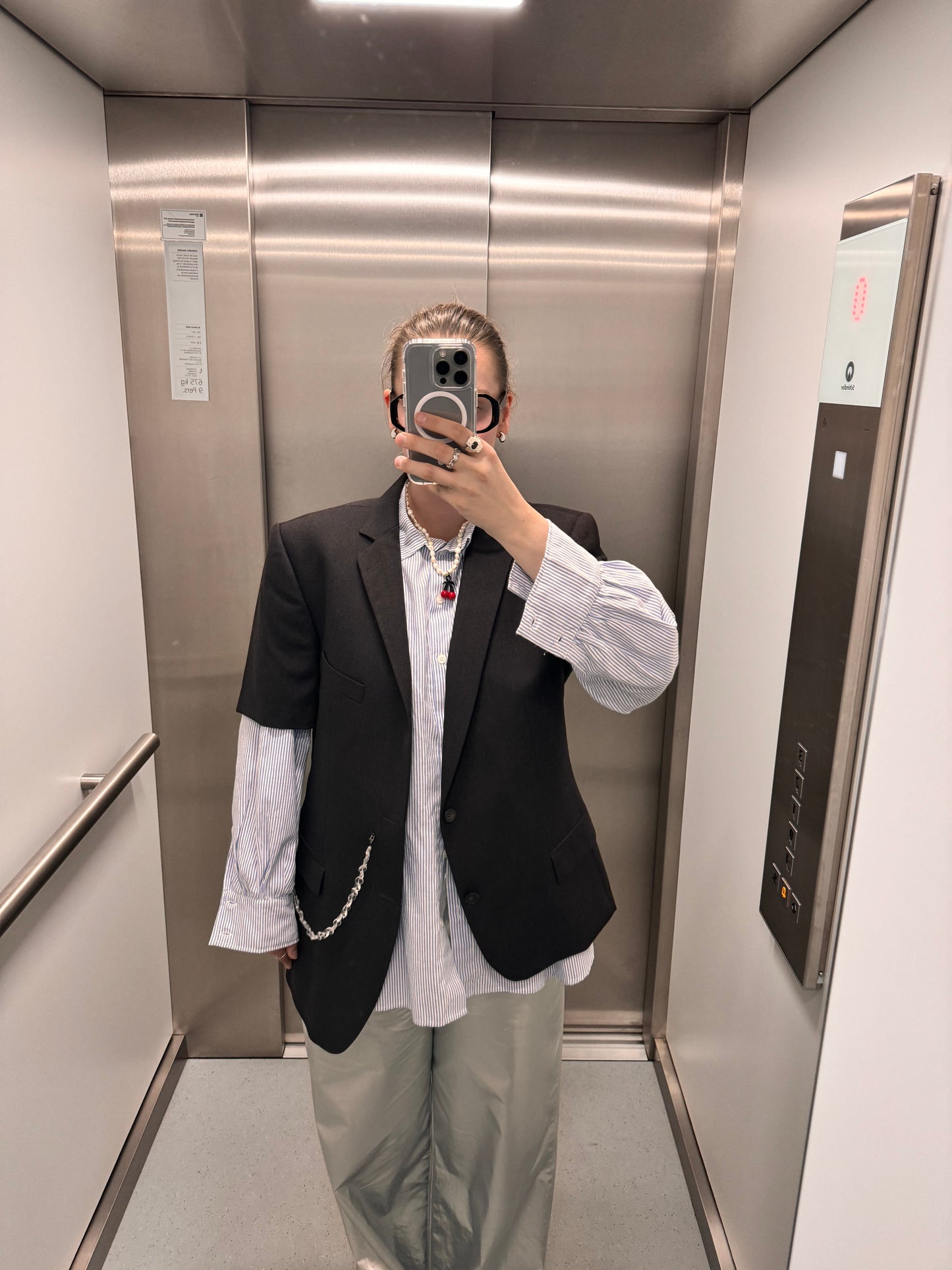 LA VESTE “À MANCHES COURTES,, upcycled blazer