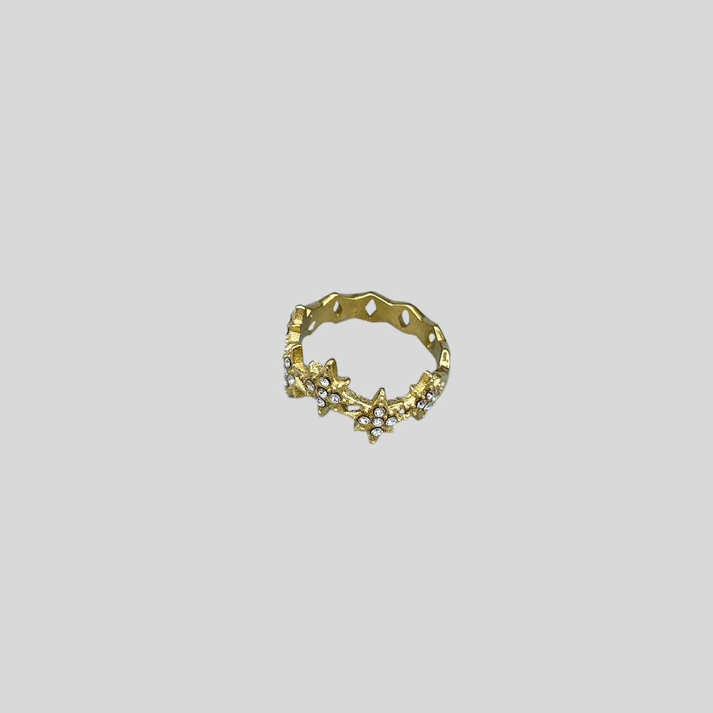 STARS IN A ROW ring