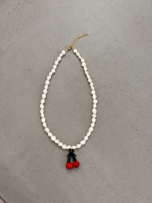 PEARLY CHERRY necklace