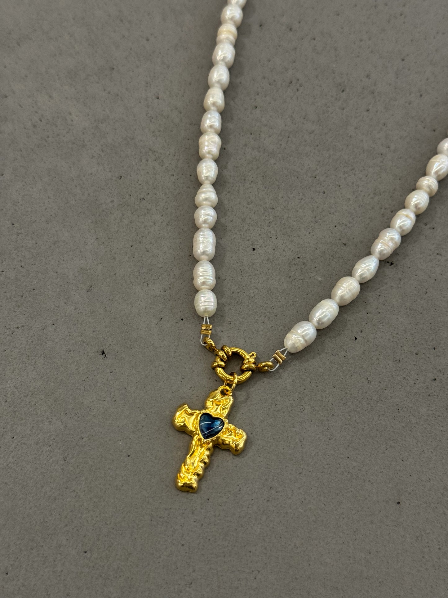 PEARLY CROSS necklace