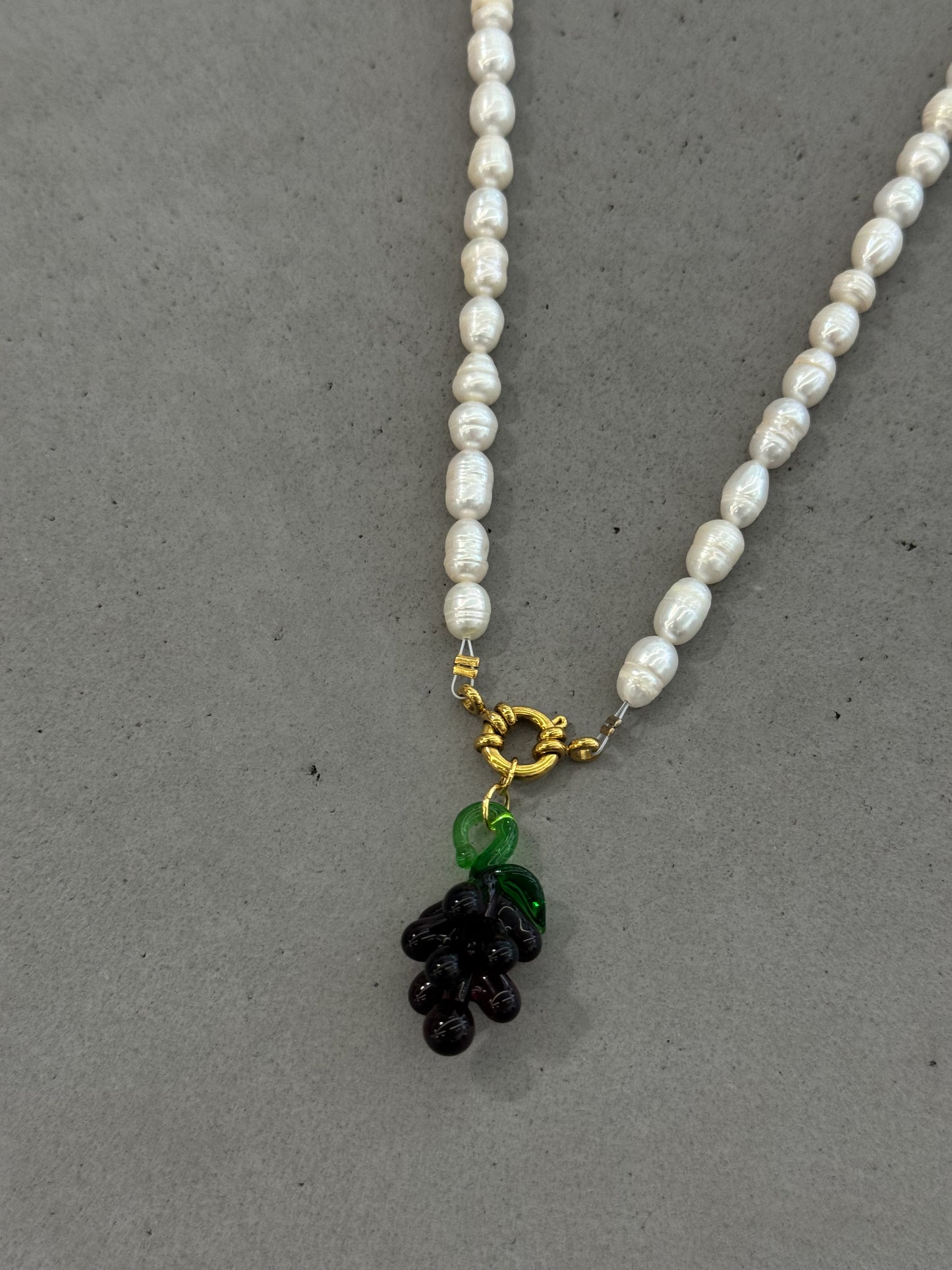 PEARLY GRAPES necklace