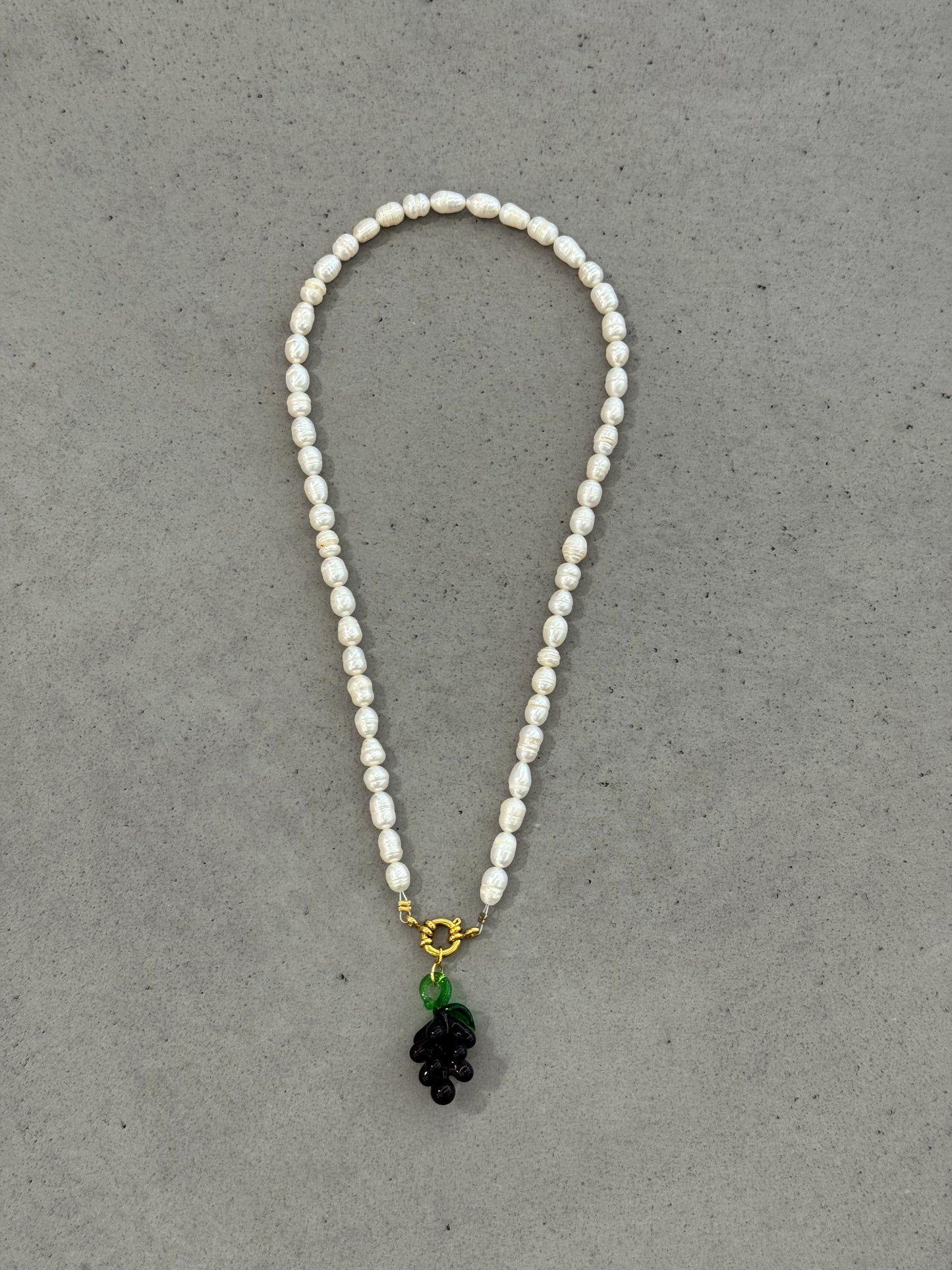 PEARLY GRAPES necklace