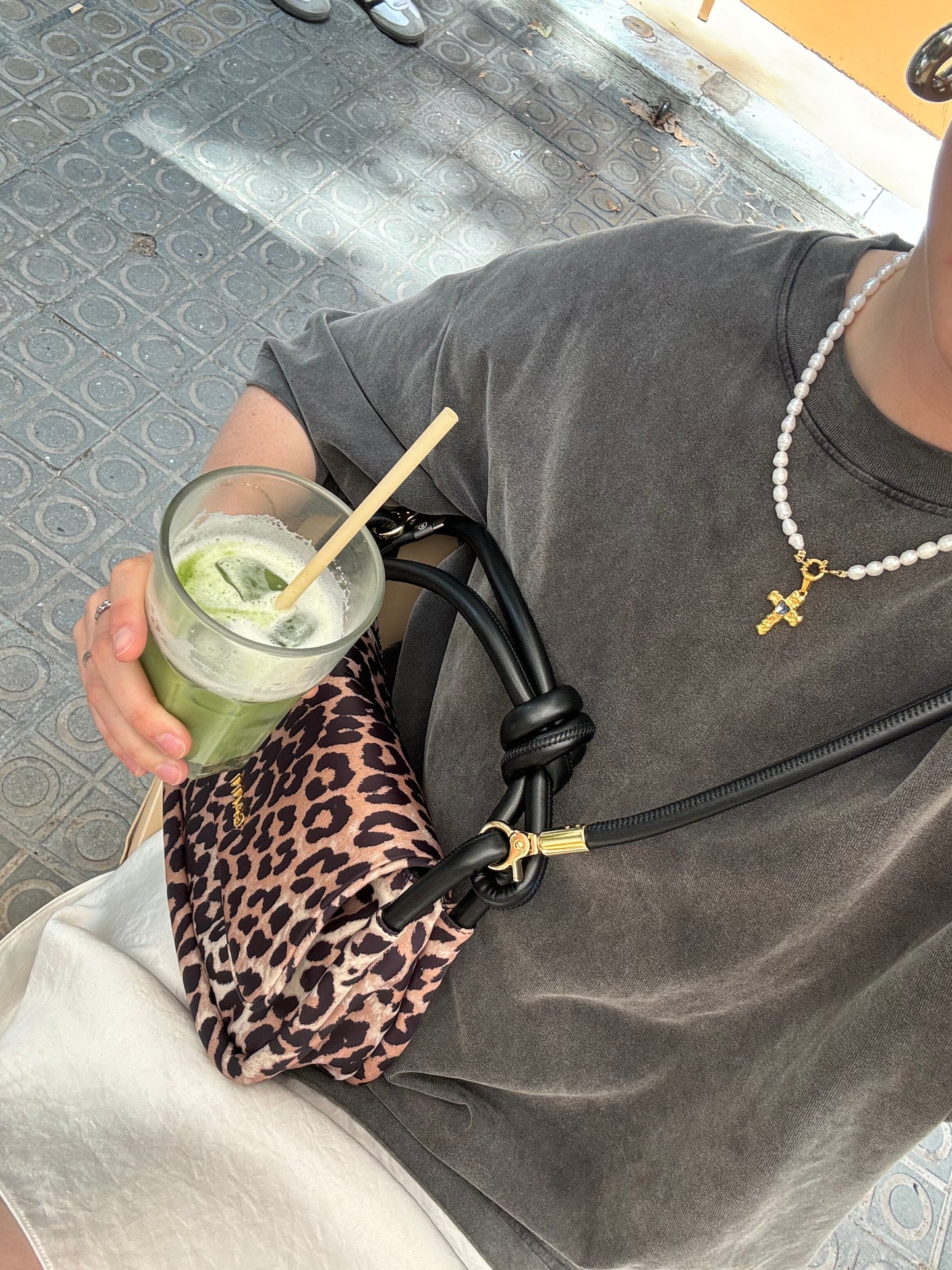 PEARLY CROSS necklace