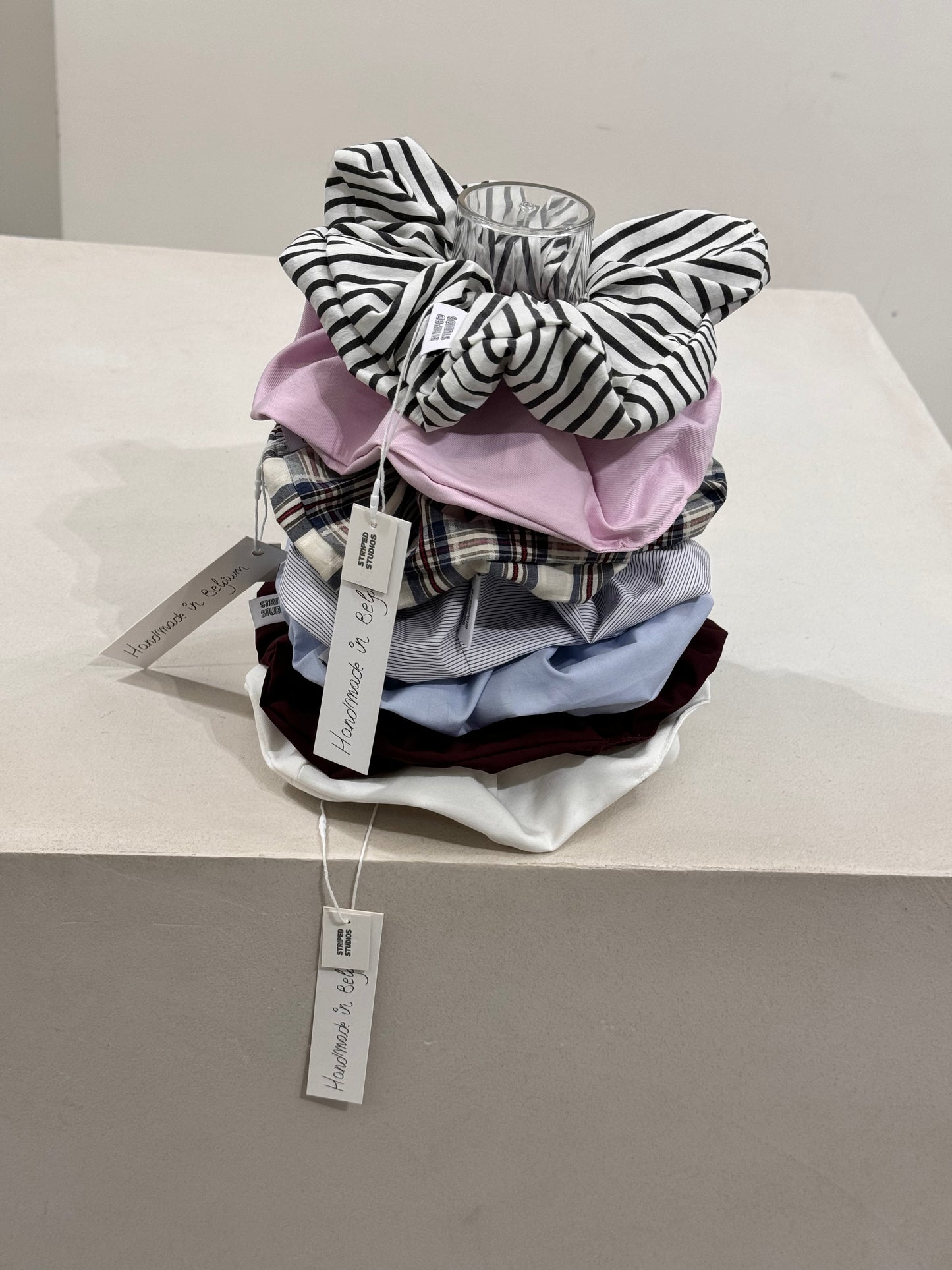 CHECKERED SCRUNCHIE - small