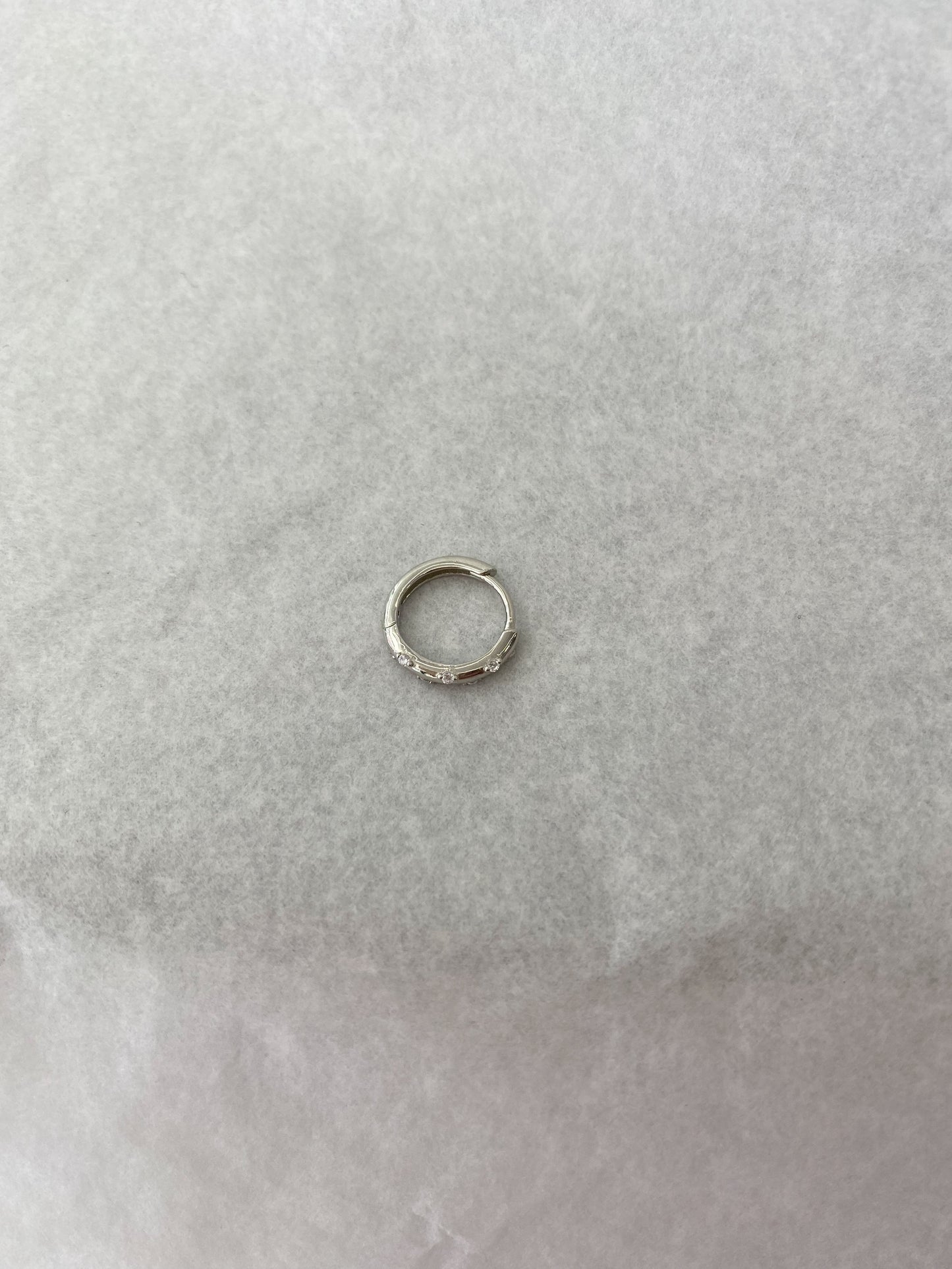 WHITE SPARKS earring