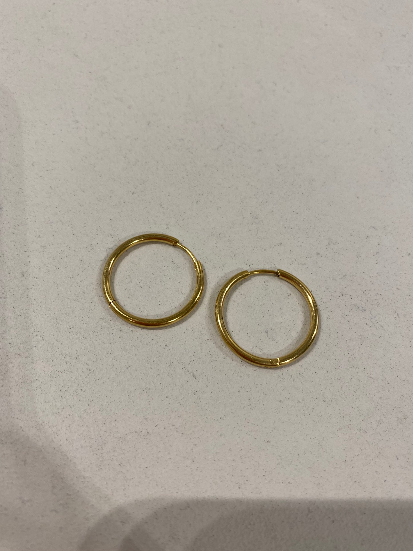 THIN HOOPS