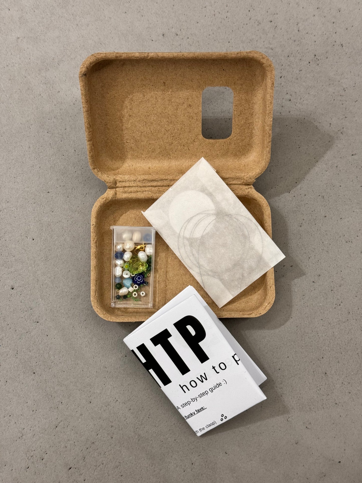 “GREEN HEART BRACELET ,,jewelry kit,,