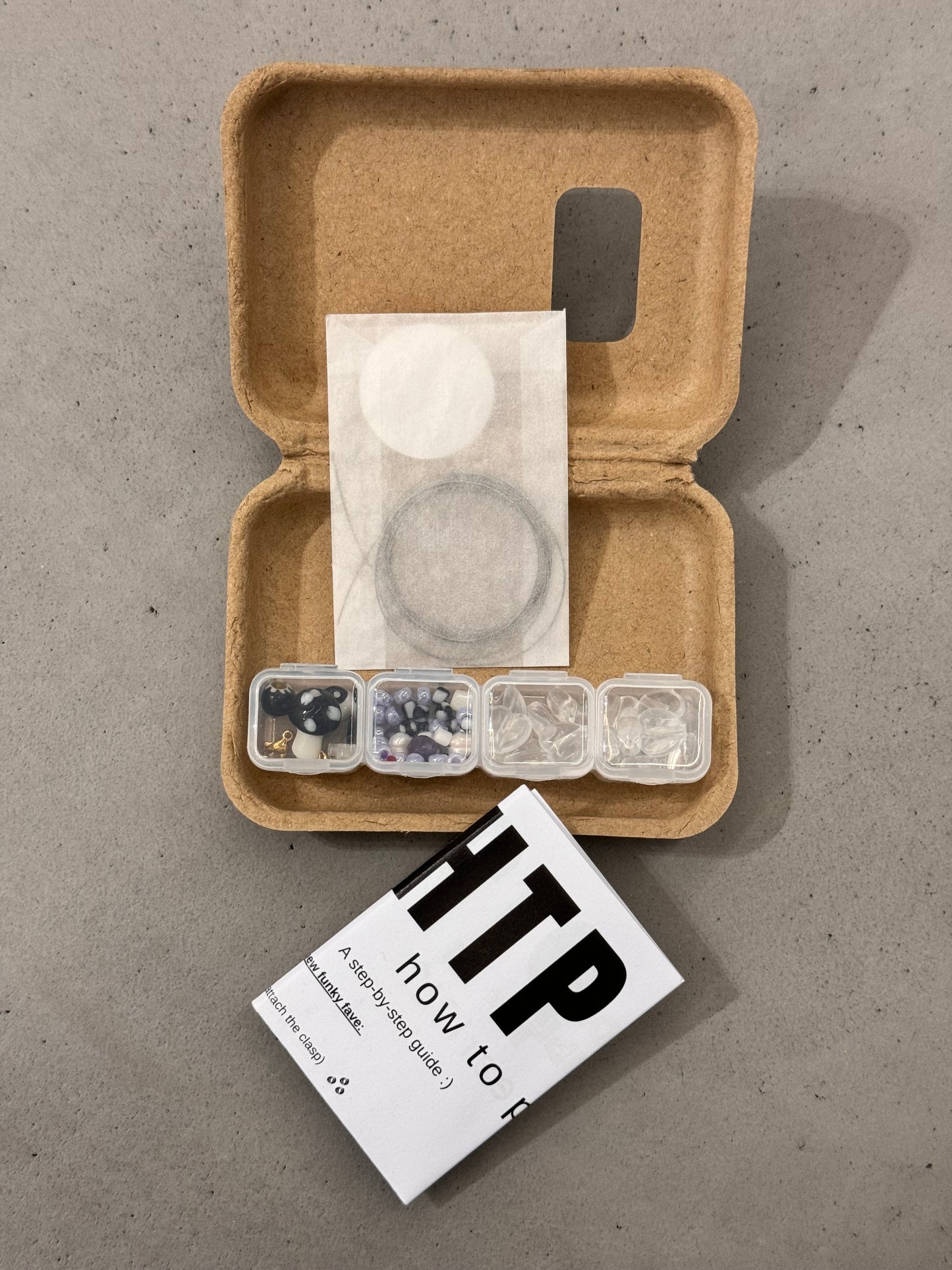 “BLACK MUSHROOM NECKLACE,, jewelry kit