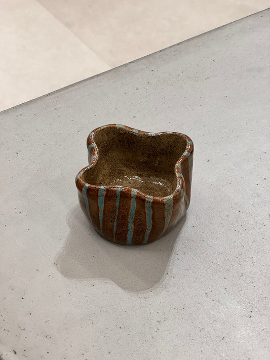 BLUE STRIPES WAVED CUP