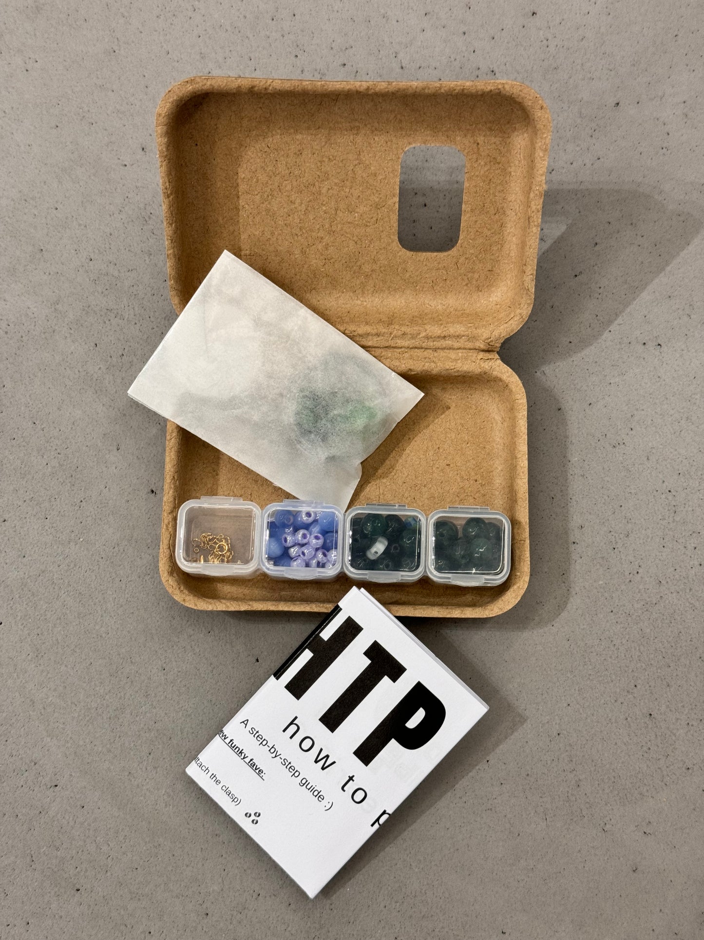 “PAKSOY NECKLACE,, jewelry kit