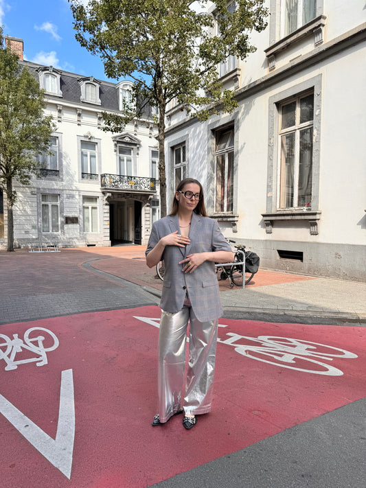 LA VESTE “À MANCHES COURTES,, upcycled blazer