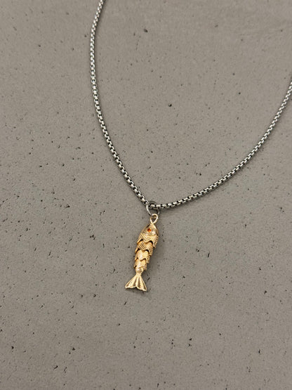 WAVY FISH NECKLACE