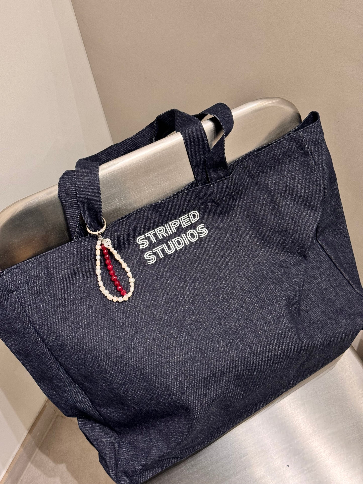 RED SMILING keychain/ bag charm