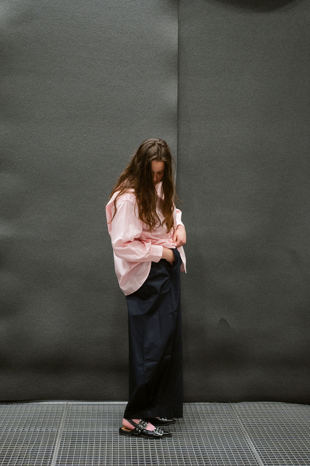 NAVY PLEATED TROUSERS