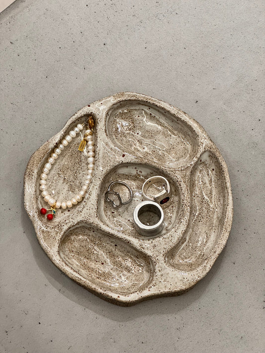 CHUNKY JEWELRY PLATE