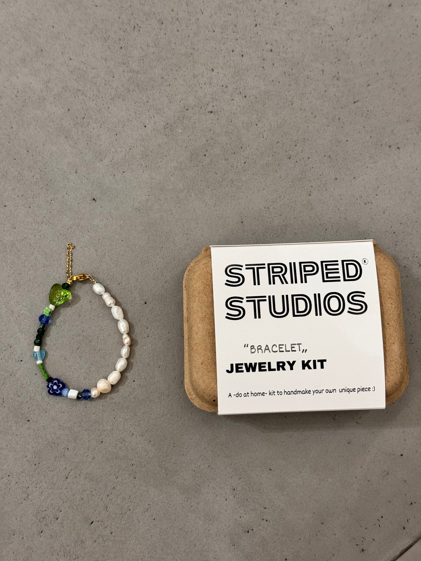 “GREEN HEART BRACELET ,,jewelry kit,,