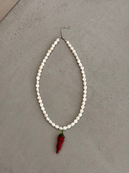 GLITTERY PEPPER necklace