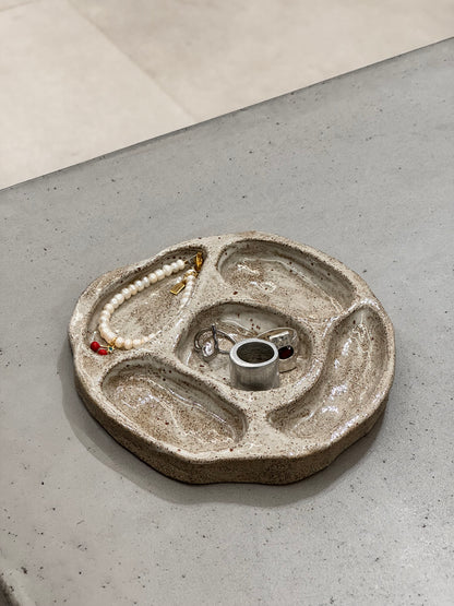 CHUNKY JEWELRY PLATE