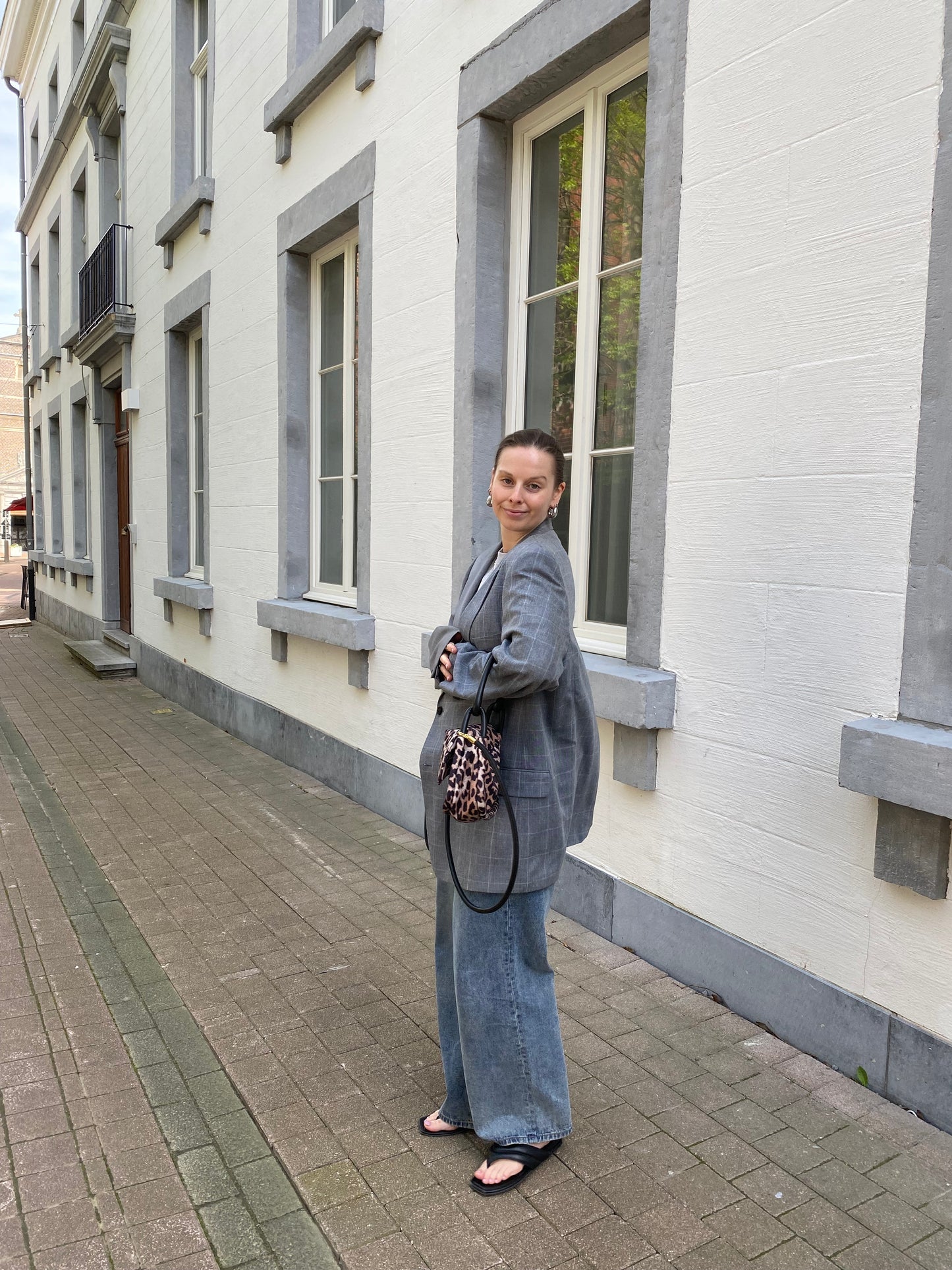 “LE COLLIER ASYMETRIQUE,, upcycled blazer