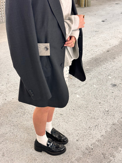 “LA VESTE ENVELOPPE,, upcycled blazer