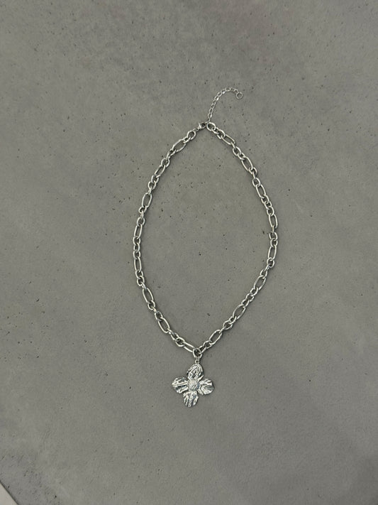 FLOWER necklace