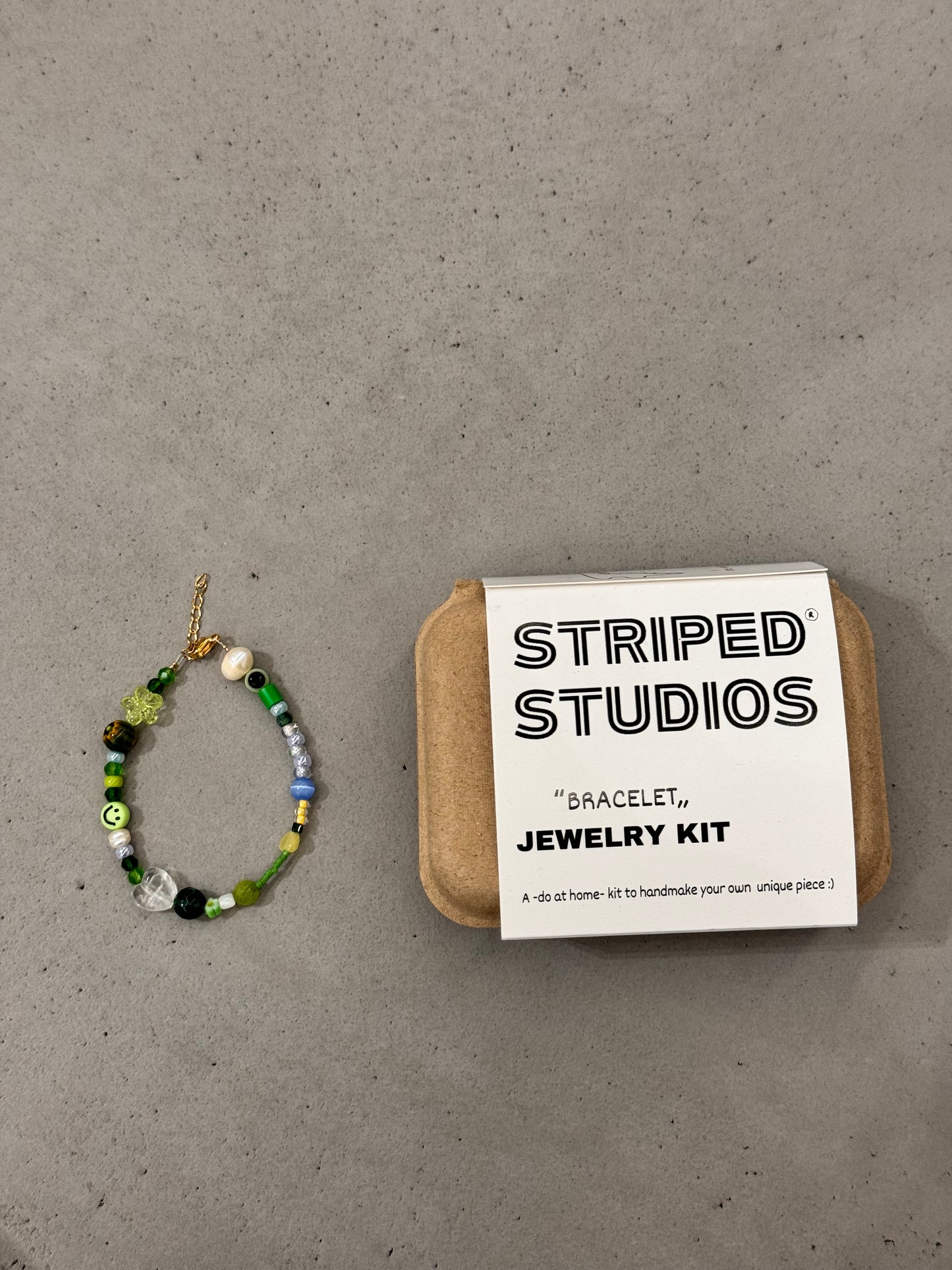 GREEN SMILEY BRACELET “jewelry kit,,