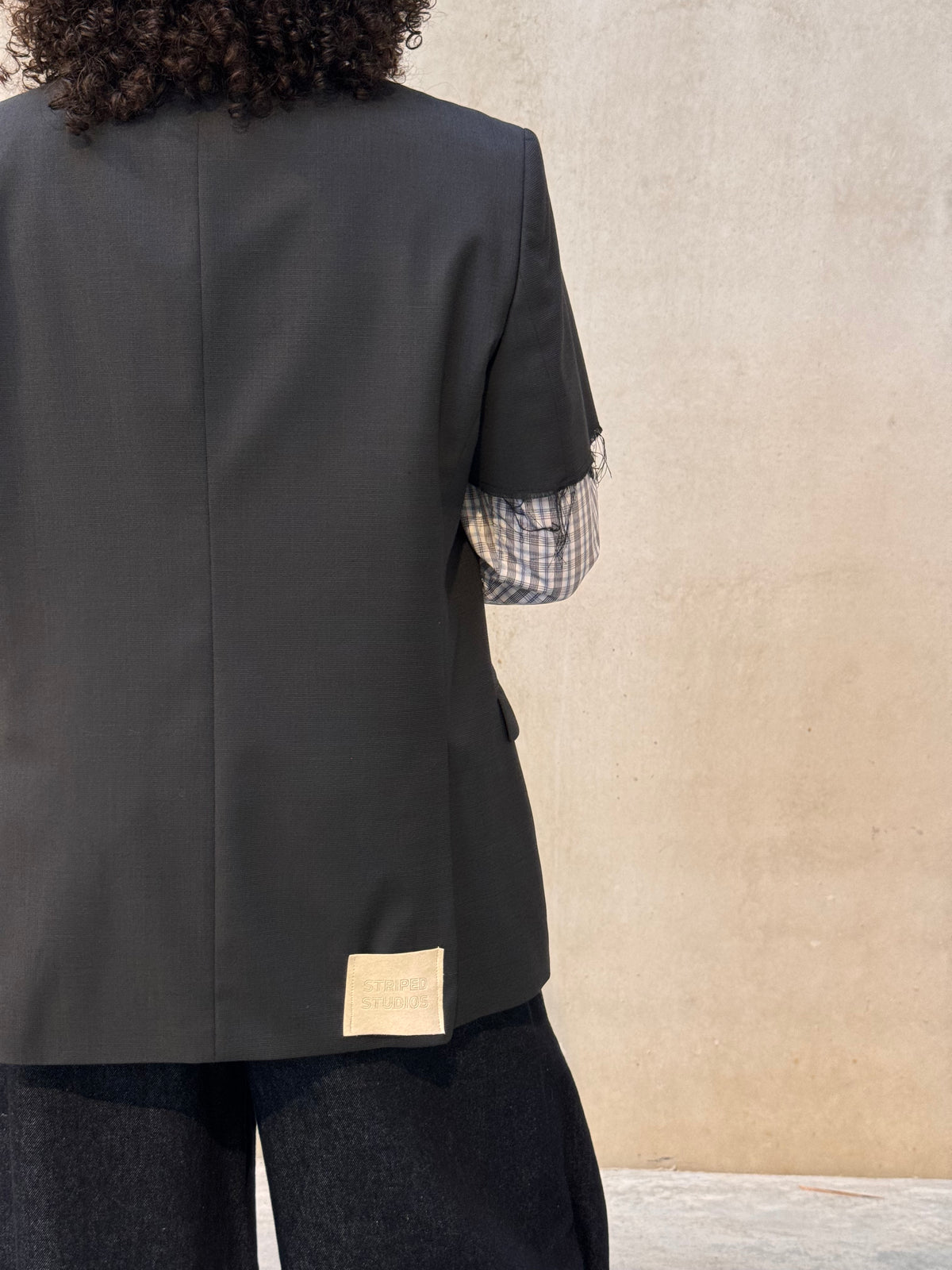 LA VESTE “À MANCHES COURTES” upcycled blazer