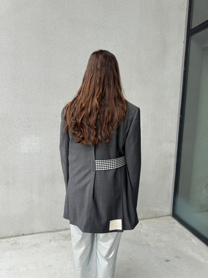 “LA VESTE ENVELOPPE,, upcycled blazer