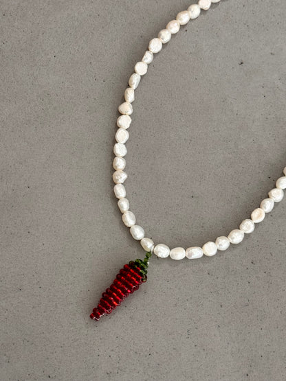 GLITTERY PEPPER necklace
