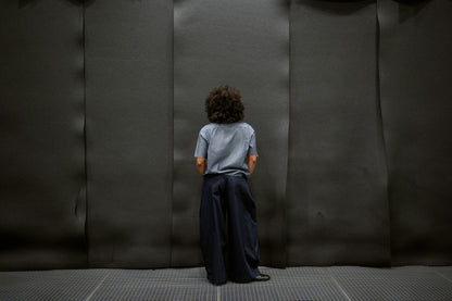 NAVY PLEATED TROUSERS