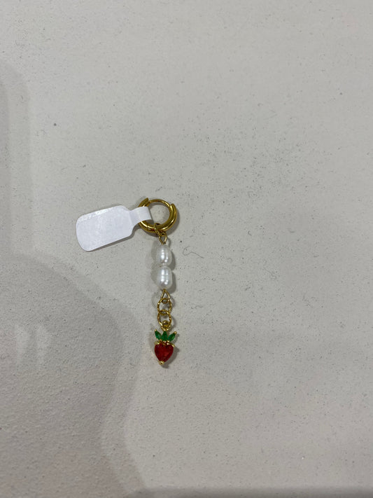 STRAWBERRY x PEARLS earring