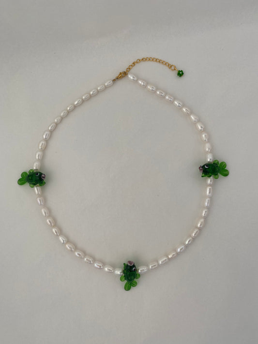 GREEN FISHES necklace